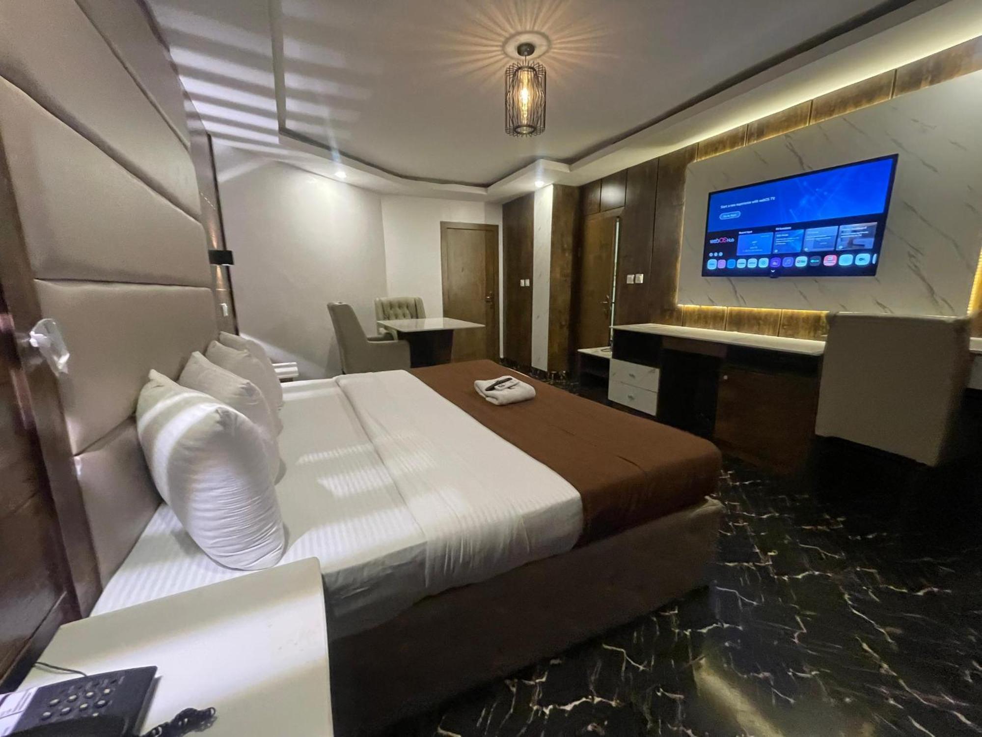 Presken Hotel Ikeja Bagian luar foto
